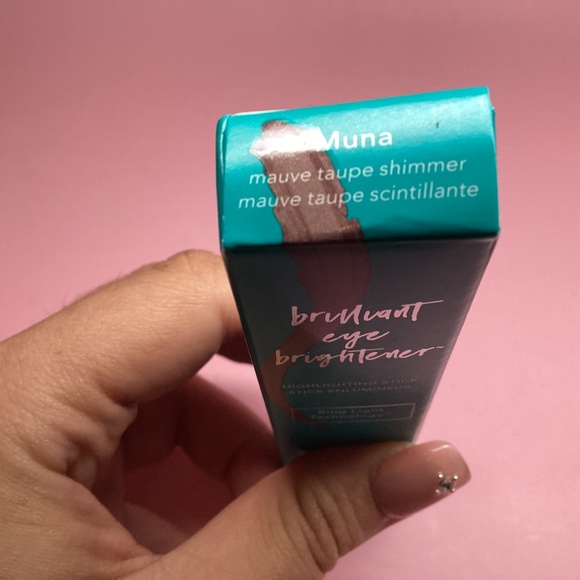 Thrive Causemetics Brilliant Eye Brightener In Muna Mauve Taupe Shimmer 1.4g - Picture 5 of 5